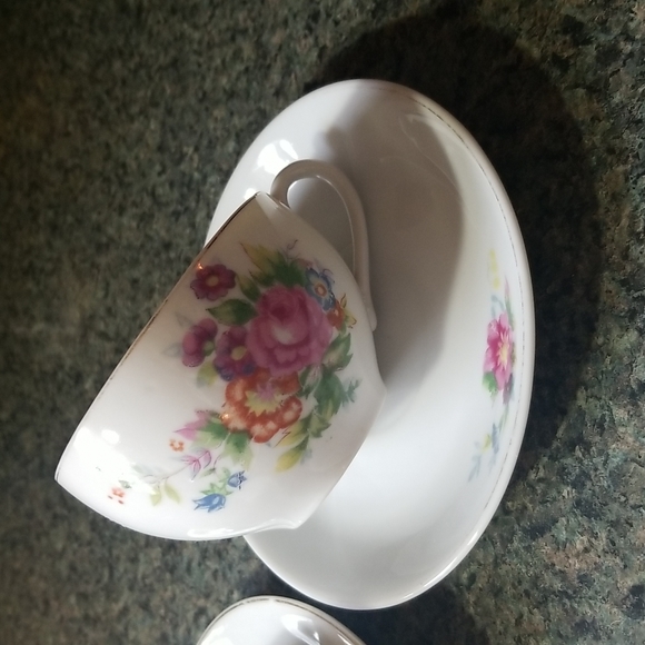 Vintage Bone China Tea Cup set - Picture 3 of 9